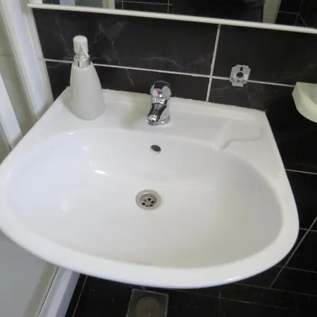 Apartment 4 *