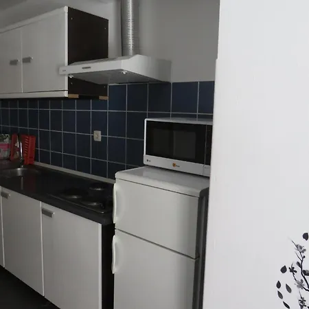 4 Apartment Split